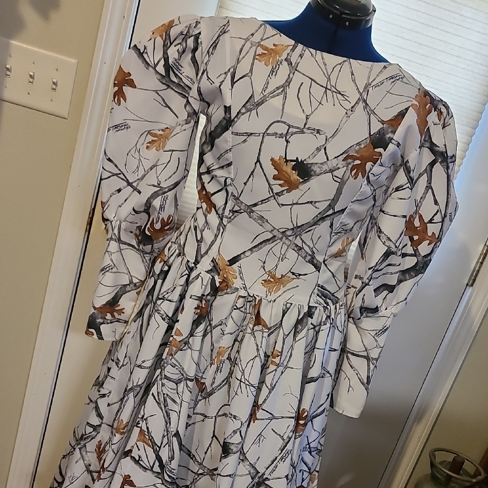 White and Brown Leaf Print Dress - Picture 7 of 11